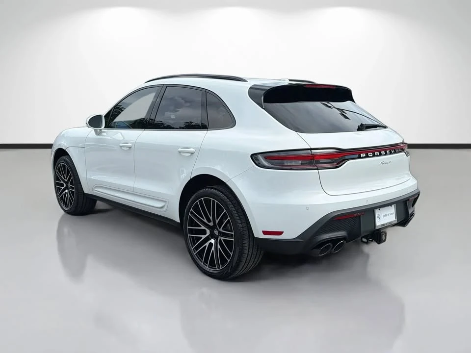 2025 Porsche Macan Electric - Image 5 of 20