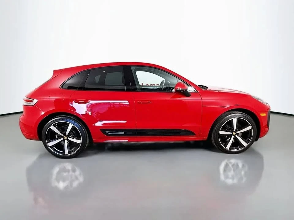 2025 Porsche Macan Electric - Image 7 of 20