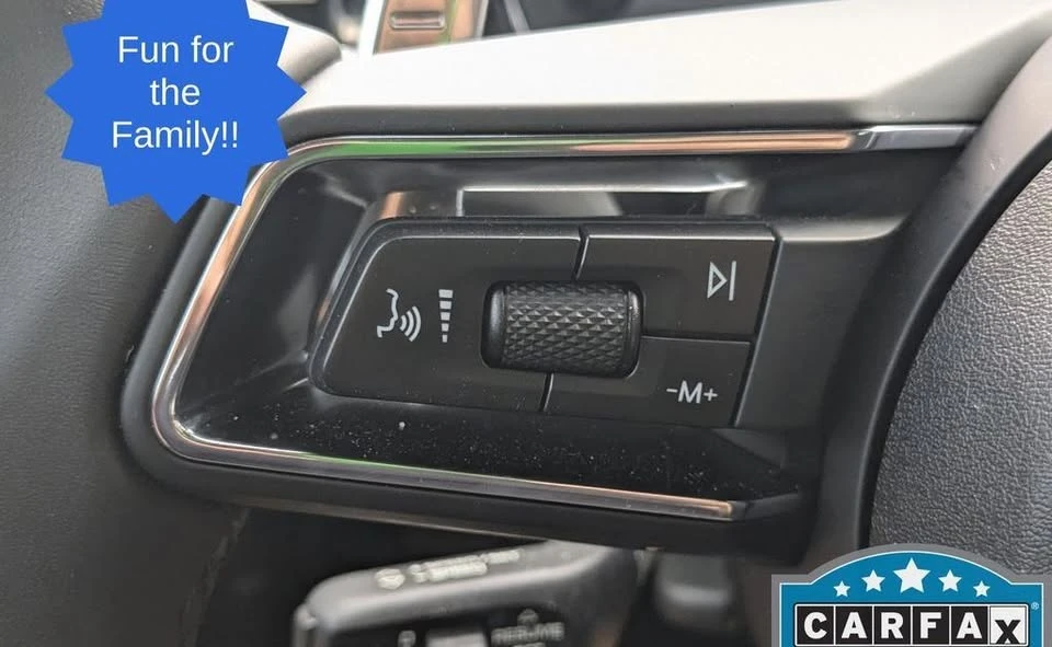 2025 Porsche Macan Electric - Image 11 of 20