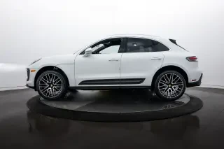 2025 Porsche Macan - Image 2 of 4