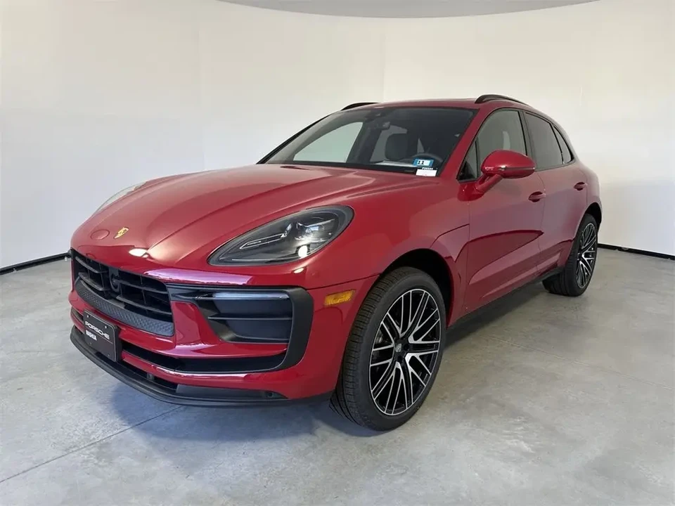 2025 Porsche Macan - Image 2 of 7