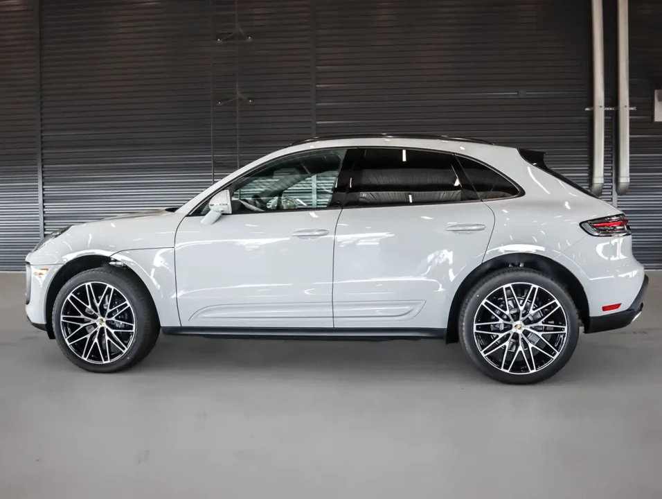 2025 Porsche Macan - Image 3 of 6