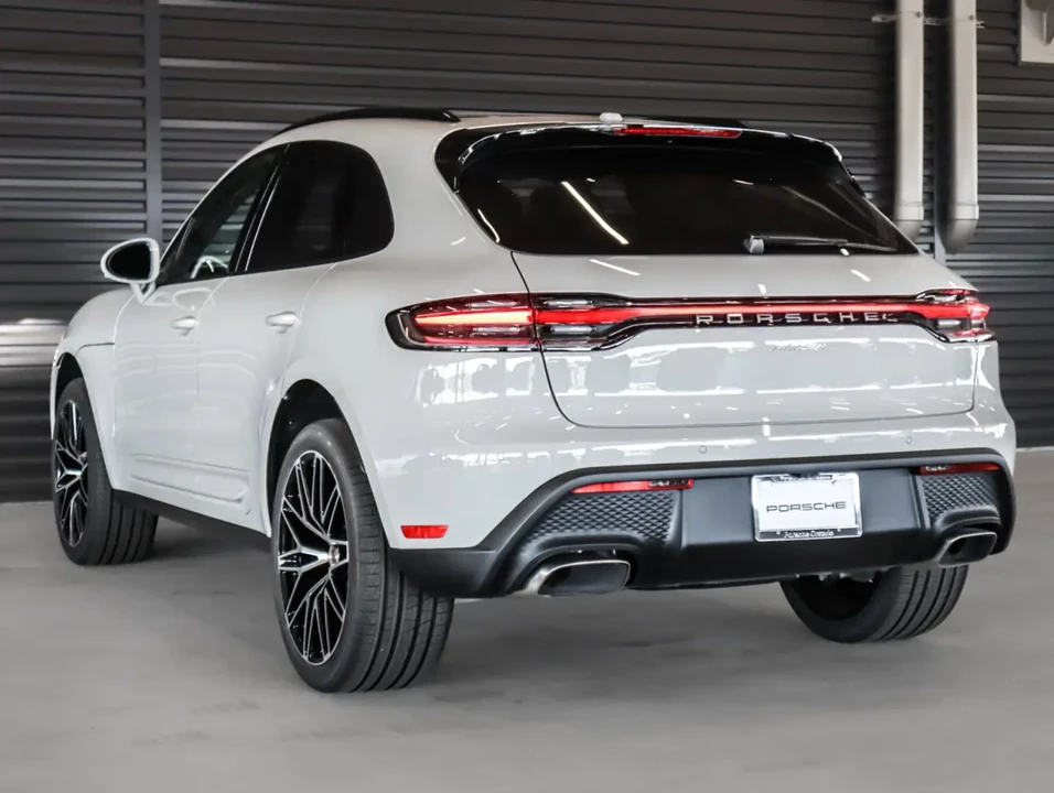 2025 Porsche Macan - Image 4 of 6
