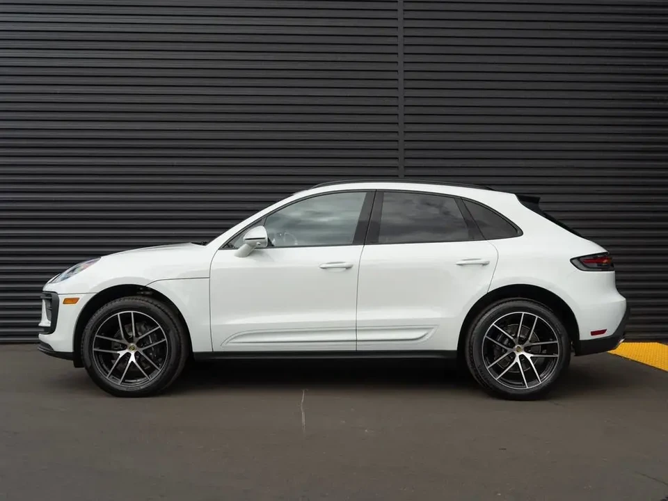 2025 Porsche Macan - Image 2 of 13