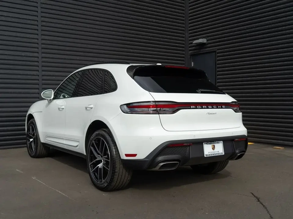 2025 Porsche Macan - Image 3 of 13