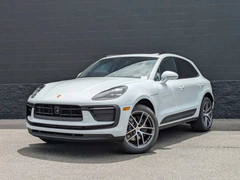 2025 Porsche Macan - Image 12 of 13