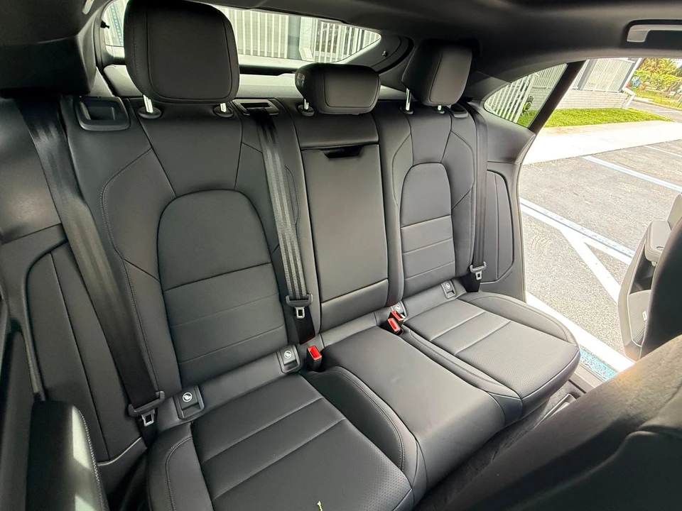2025 Porsche Macan Electric - Image 7 of 12