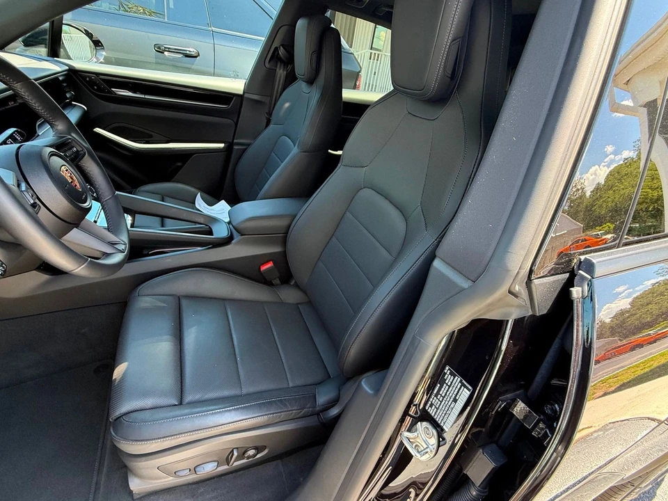 2025 Porsche Macan Electric - Image 6 of 12