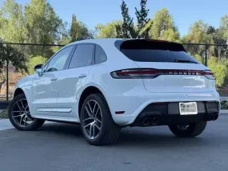2025 Porsche Macan - Image 3 of 4