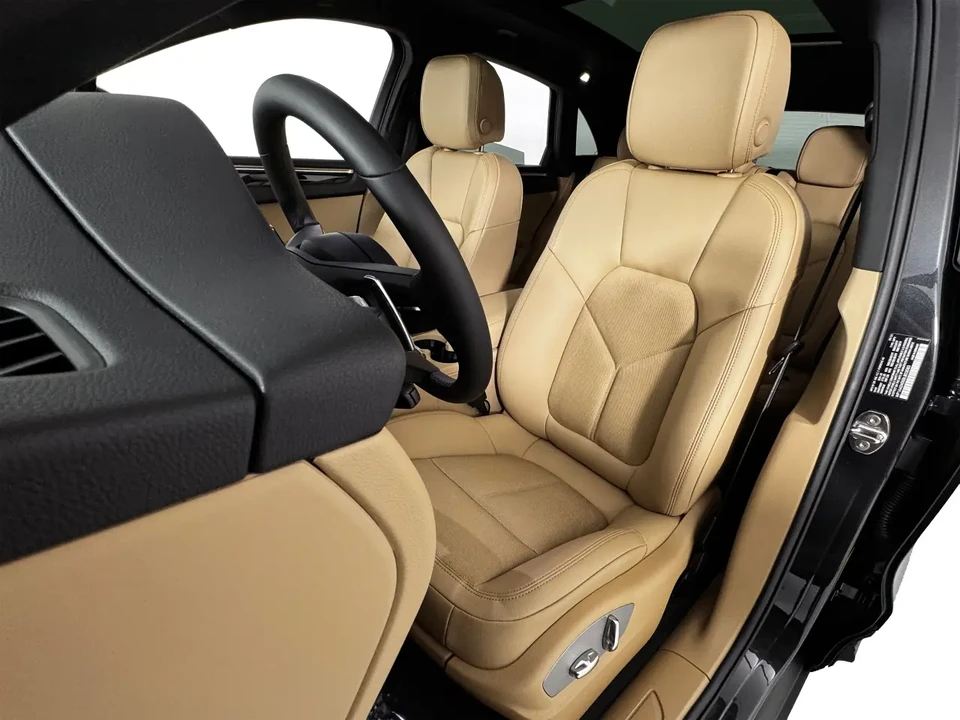 2025 Porsche Macan - Image 5 of 13
