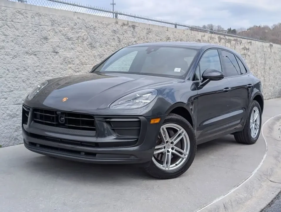 2025 Porsche Macan - Image 13 of 13