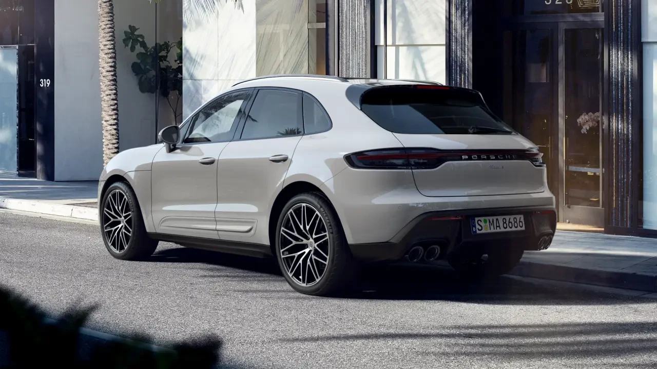 2025 Porsche Macan - Image 3 of 13