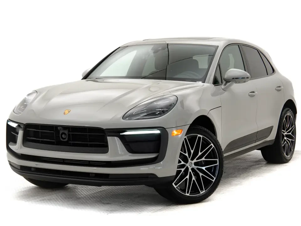2025 Porsche Macan - Image 10 of 13