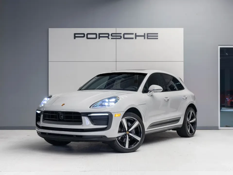 2025 Porsche Macan - Image 11 of 13
