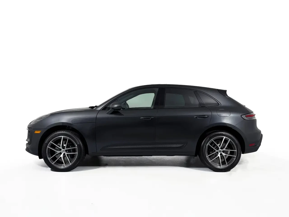2025 Porsche Macan - Image 2 of 13