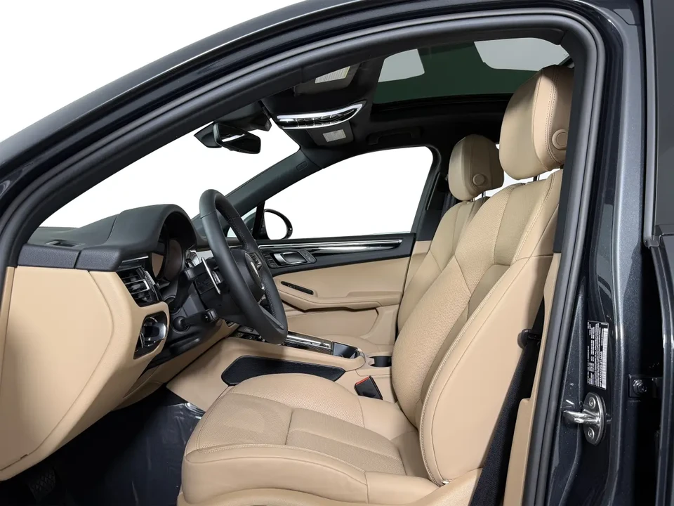 2025 Porsche Macan - Image 4 of 13