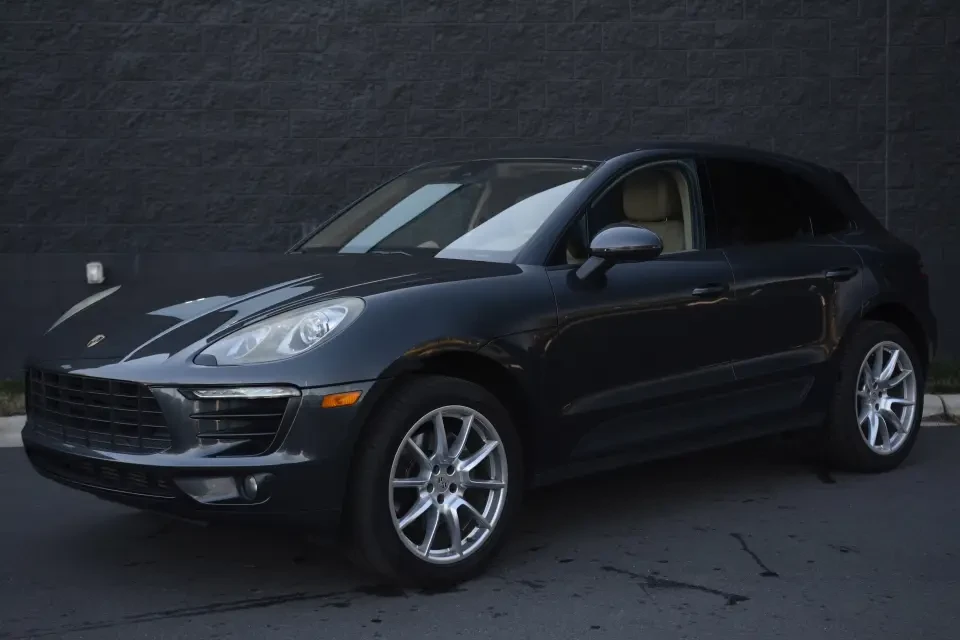 2025 Porsche Macan - Image 13 of 13