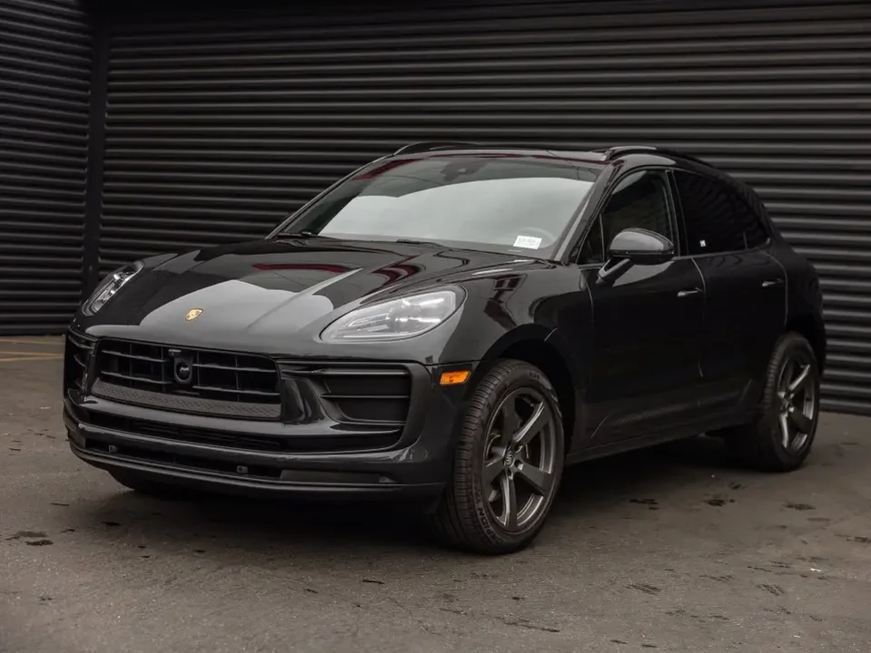 2025 Porsche Macan - Image 11 of 13