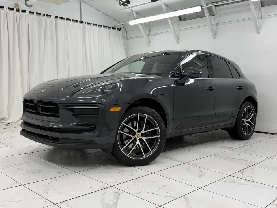 2025 Porsche Macan - Image 9 of 13