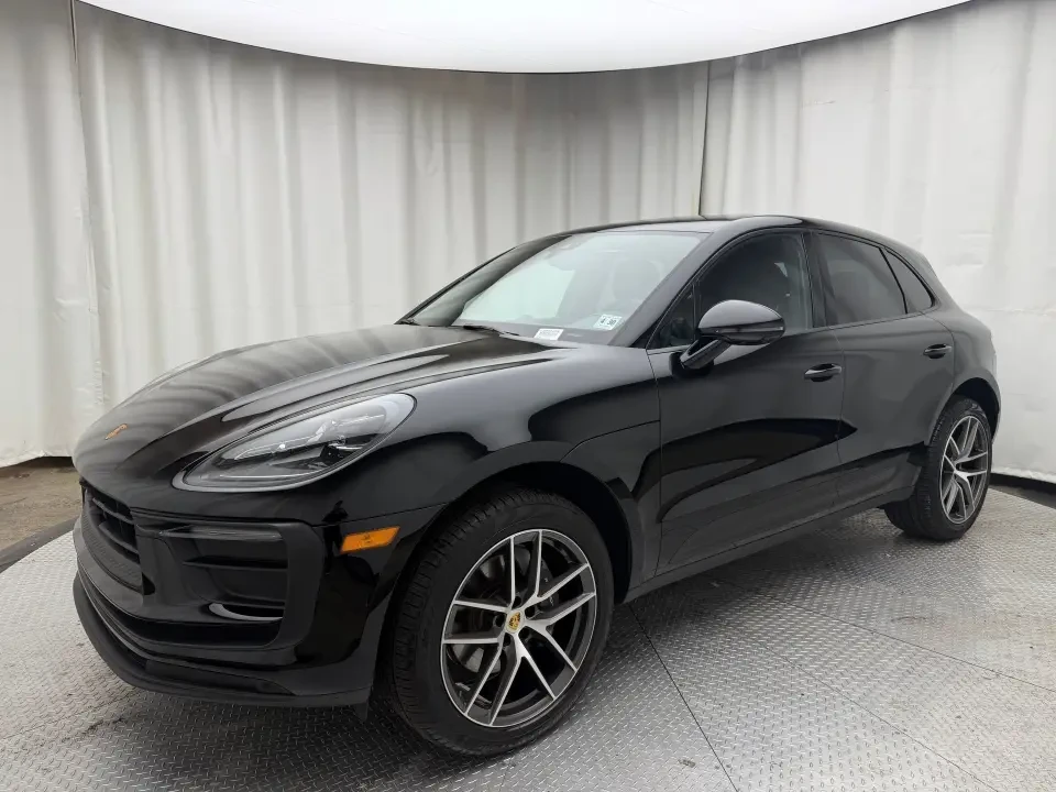 2025 Porsche Macan - Image 9 of 13