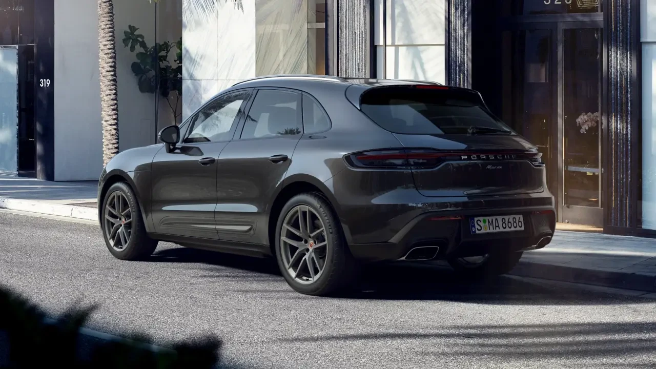 2025 Porsche Macan - Image 3 of 13