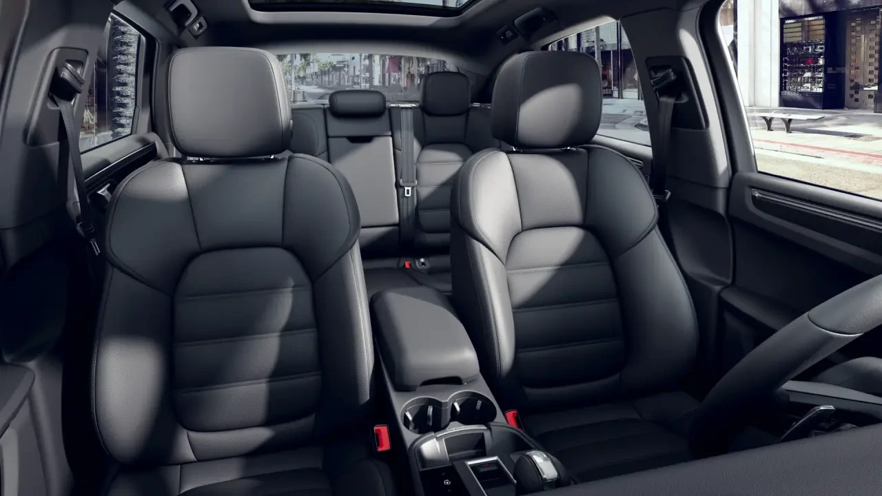 2025 Porsche Macan - Image 5 of 13