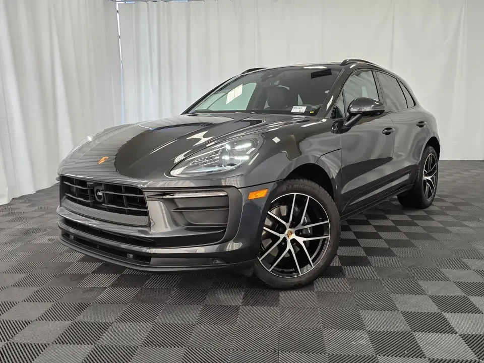 2025 Porsche Macan - Image 11 of 13