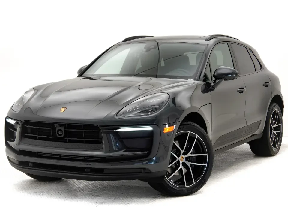 2025 Porsche Macan - Image 13 of 13