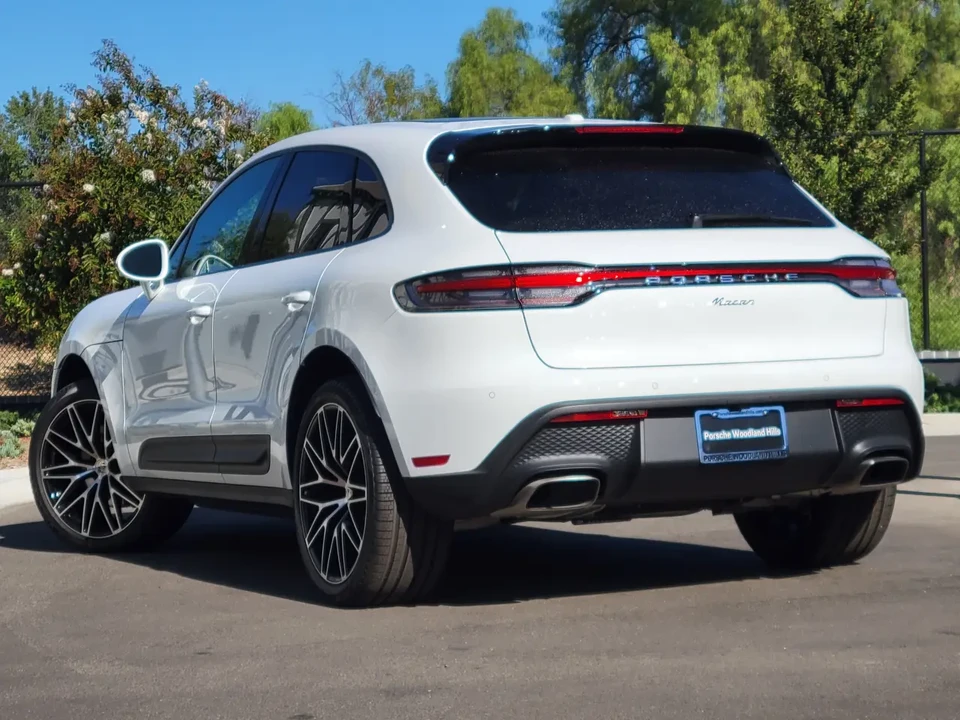 2025 Porsche Macan - Image 3 of 13