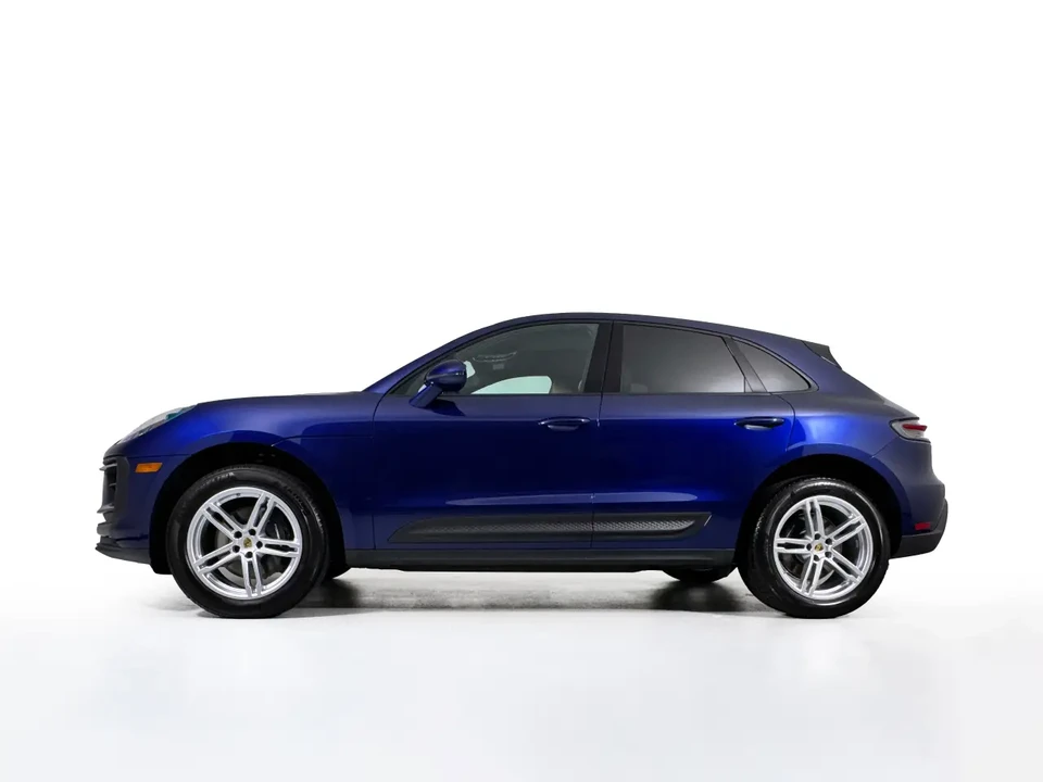 2025 Porsche Macan - Image 2 of 13