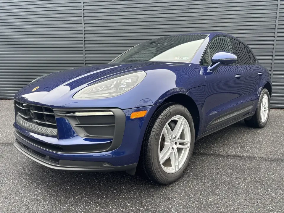 2025 Porsche Macan - Image 9 of 13