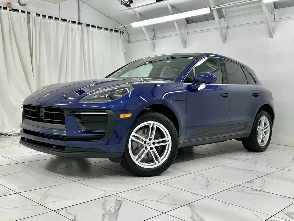 2025 Porsche Macan - Image 12 of 13