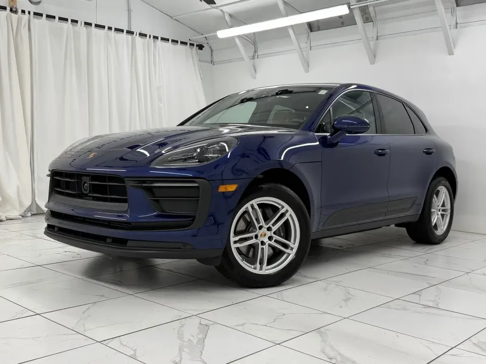 2025 Porsche Macan - Image 11 of 13