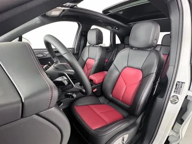 2025 Porsche Macan - Image 5 of 14