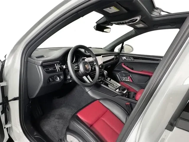 2025 Porsche Macan - Image 4 of 14
