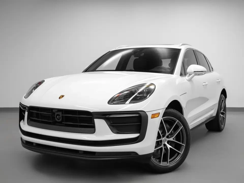 2025 Porsche Macan - Image 13 of 14