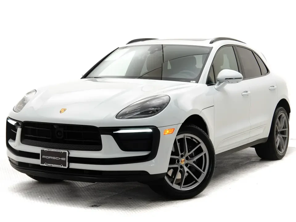 2025 Porsche Macan - Image 10 of 14
