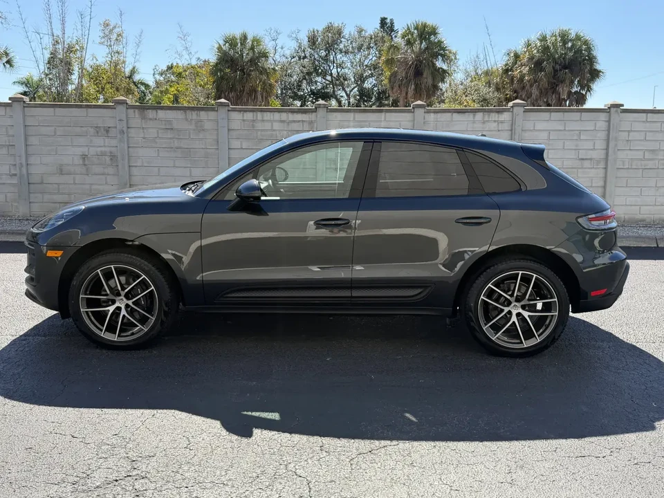 2025 Porsche Macan - Image 2 of 6
