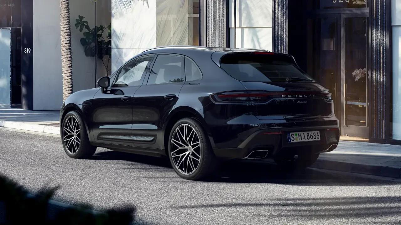 2025 Porsche Macan - Image 3 of 13