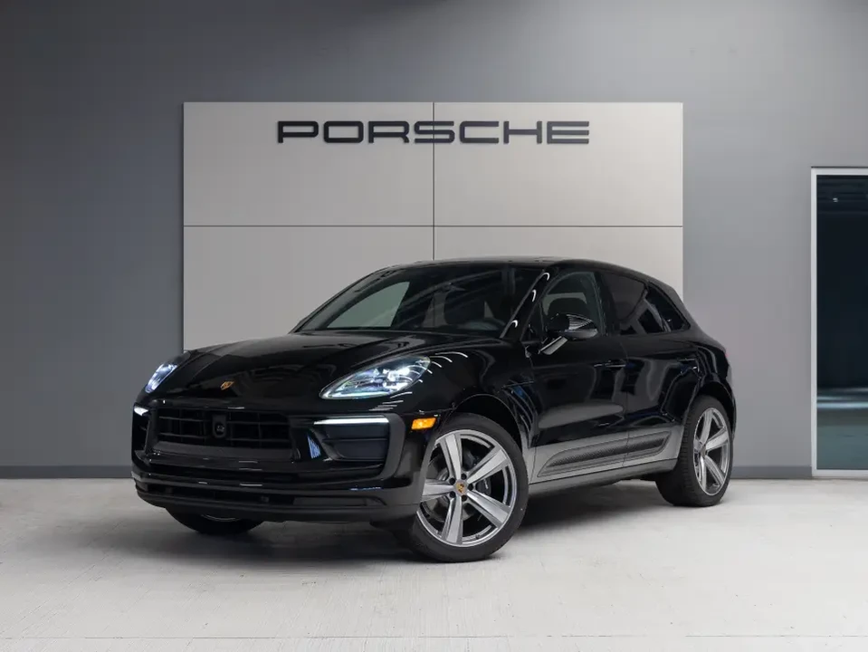 2025 Porsche Macan - Image 12 of 13