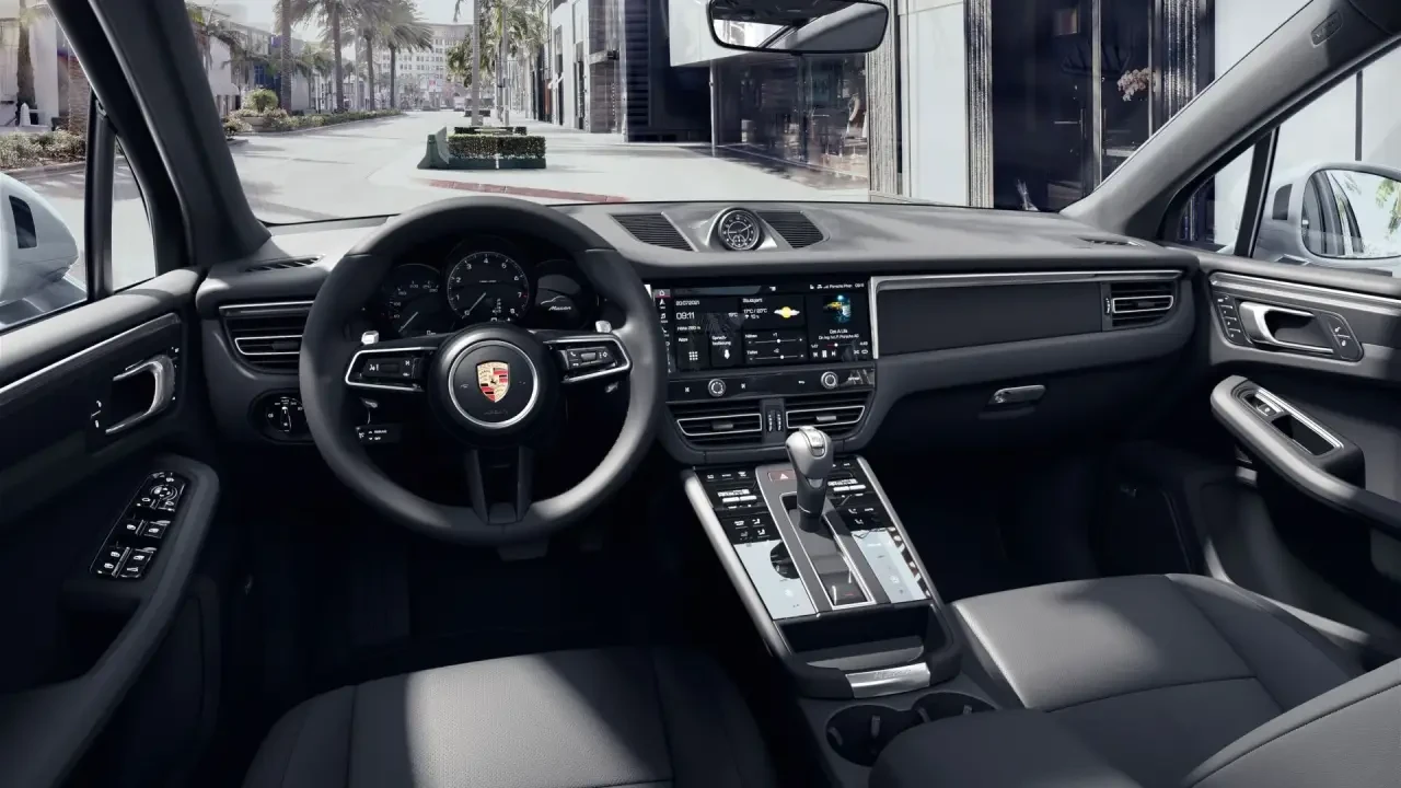 2025 Porsche Macan - Image 4 of 6