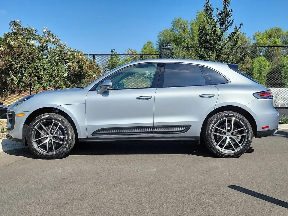 2025 Porsche Macan - Image 3 of 6
