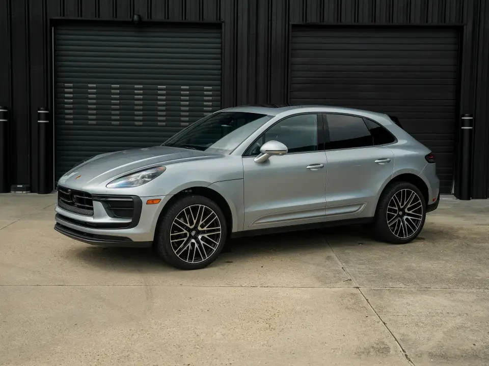 2025 Porsche Macan - Image 13 of 13