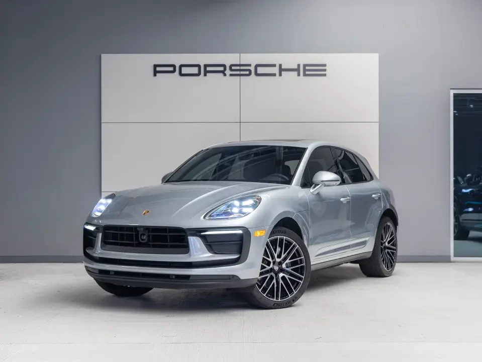 2025 Porsche Macan - Image 10 of 13