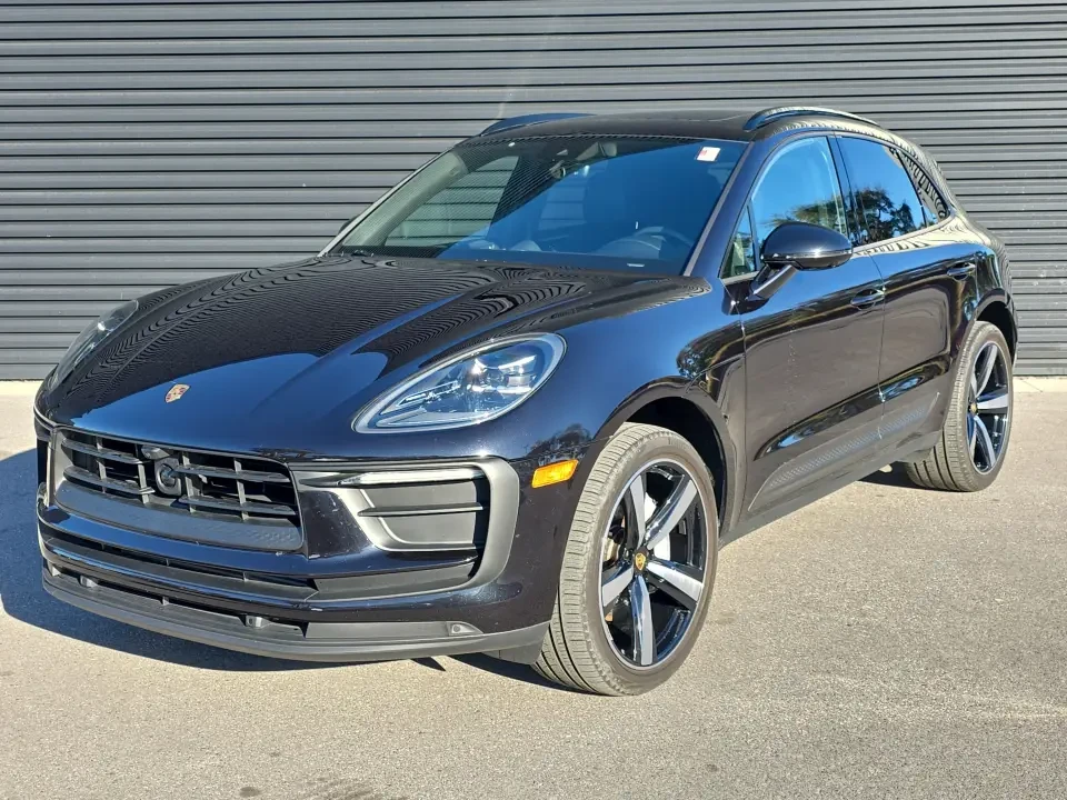 2025 Porsche Macan - Image 13 of 13