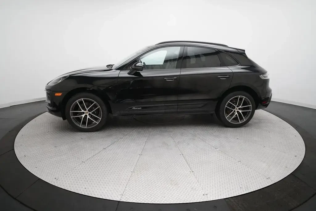 2025 Porsche Macan - Image 2 of 13