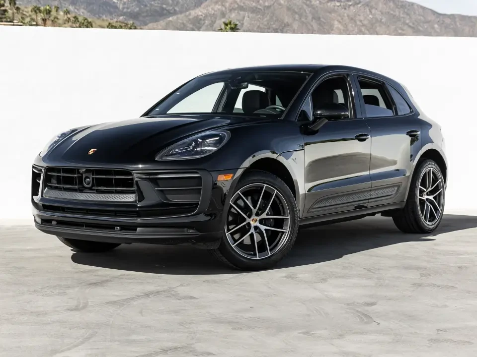 2025 Porsche Macan - Image 9 of 13