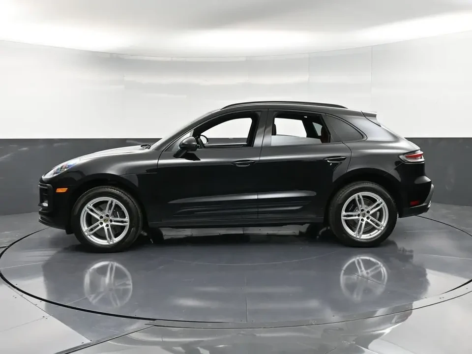 2025 Porsche Macan - Image 2 of 7