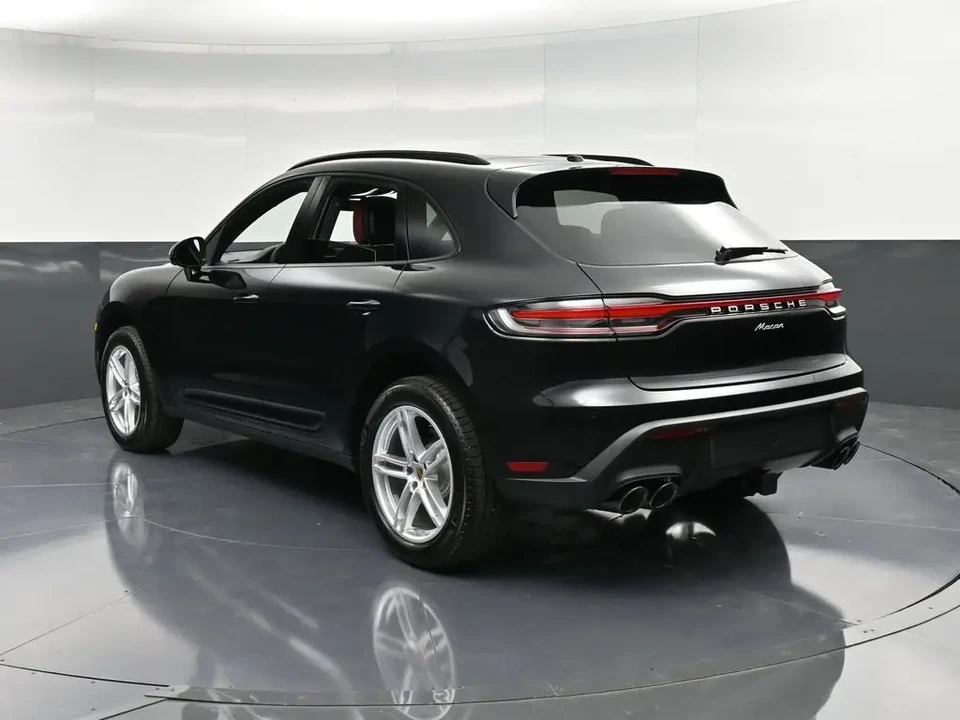 2025 Porsche Macan - Image 3 of 7