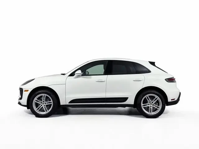 2025 Porsche Macan - Image 2 of 6